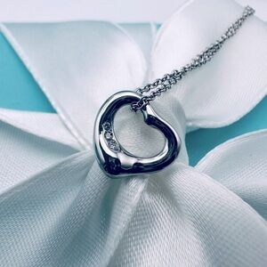 $1,725 Tiffany & Co. Platinum Three 3 Diamond Open Heart Necklace with PACKAGING